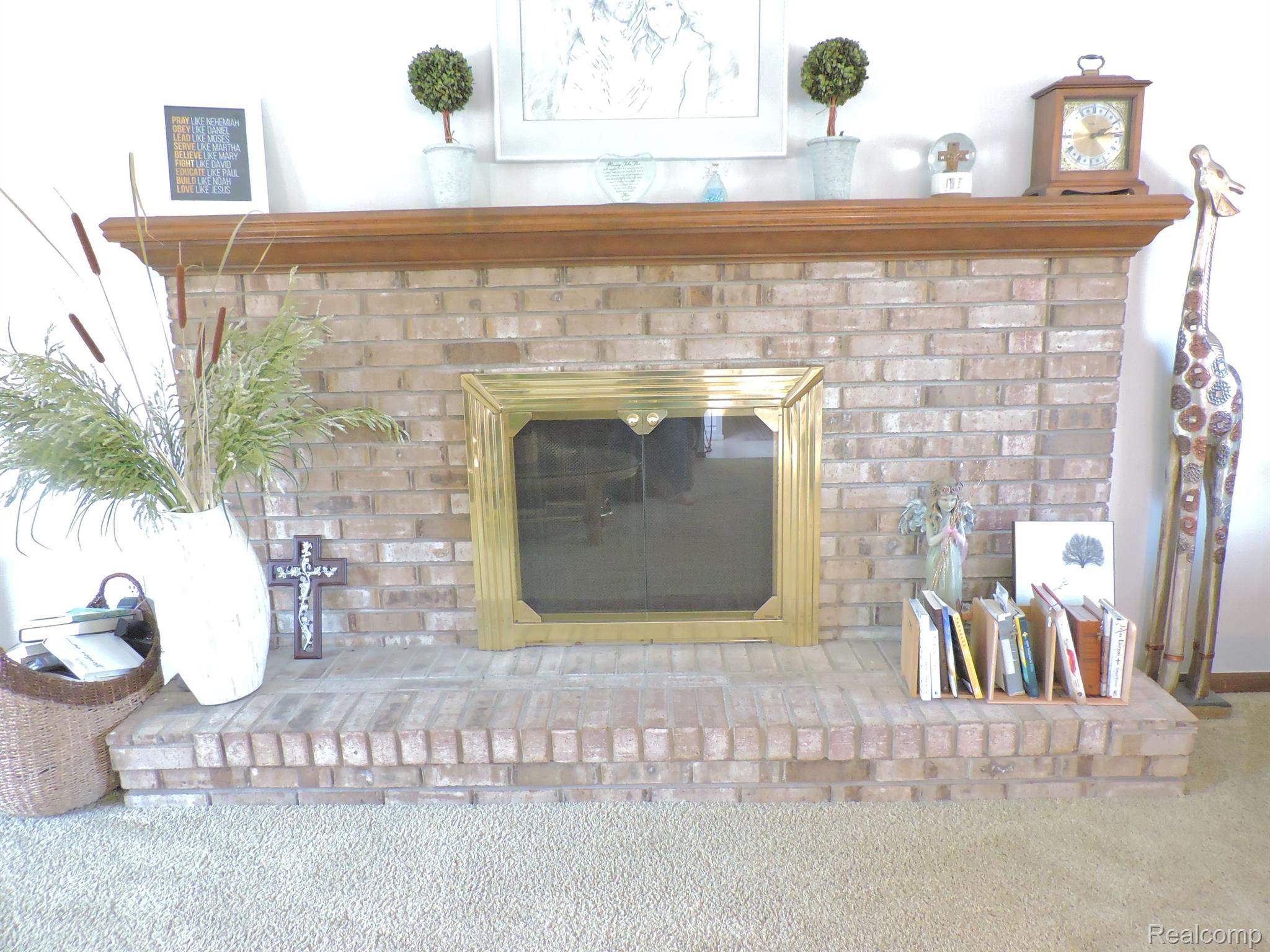 39720 URBANA Drive