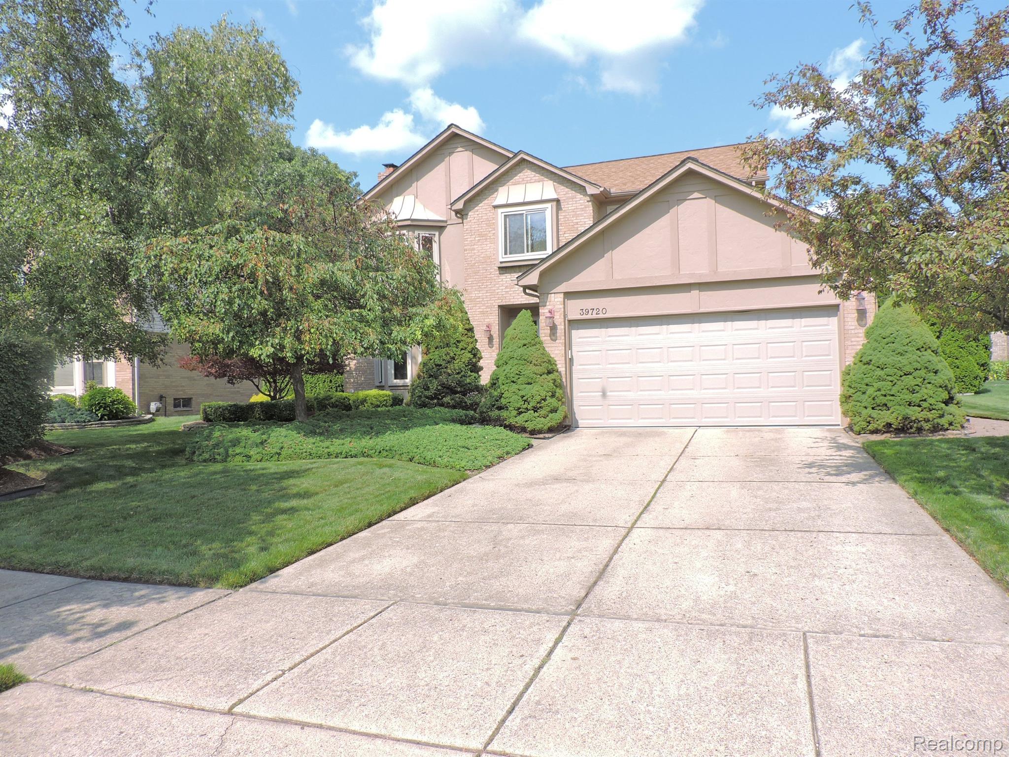 39720 URBANA Drive