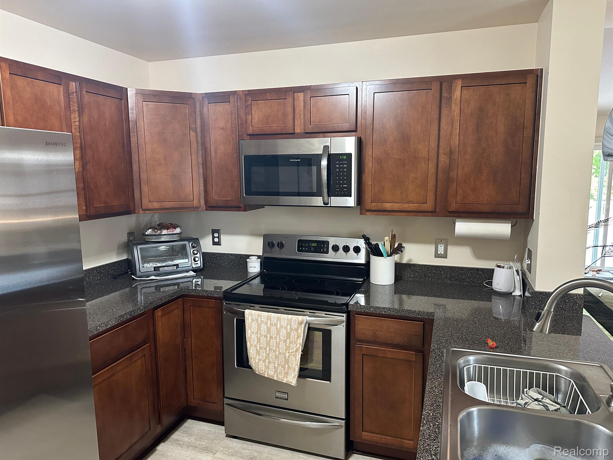 36001 MITCHELL Street 211