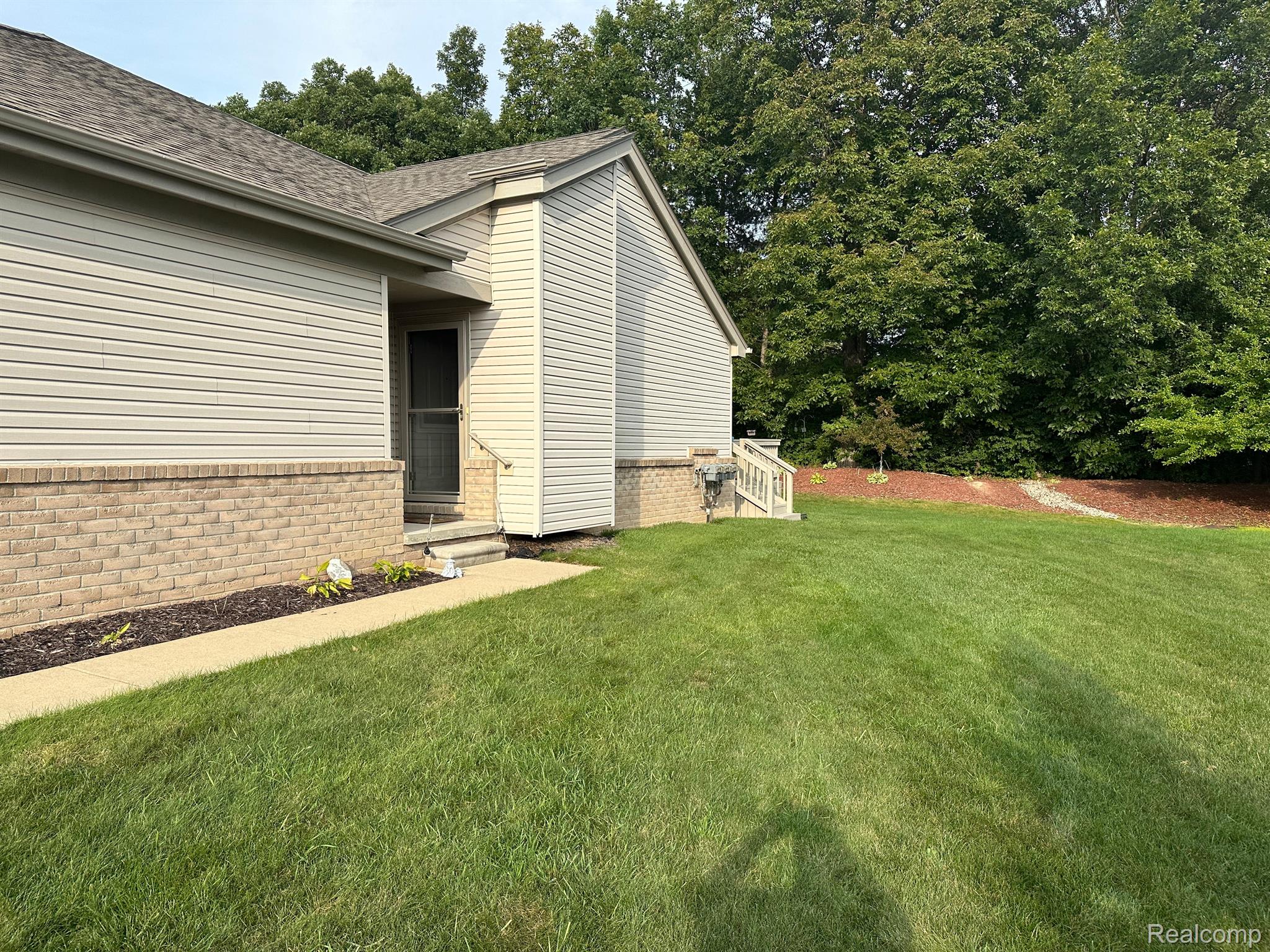36001 MITCHELL Street 211