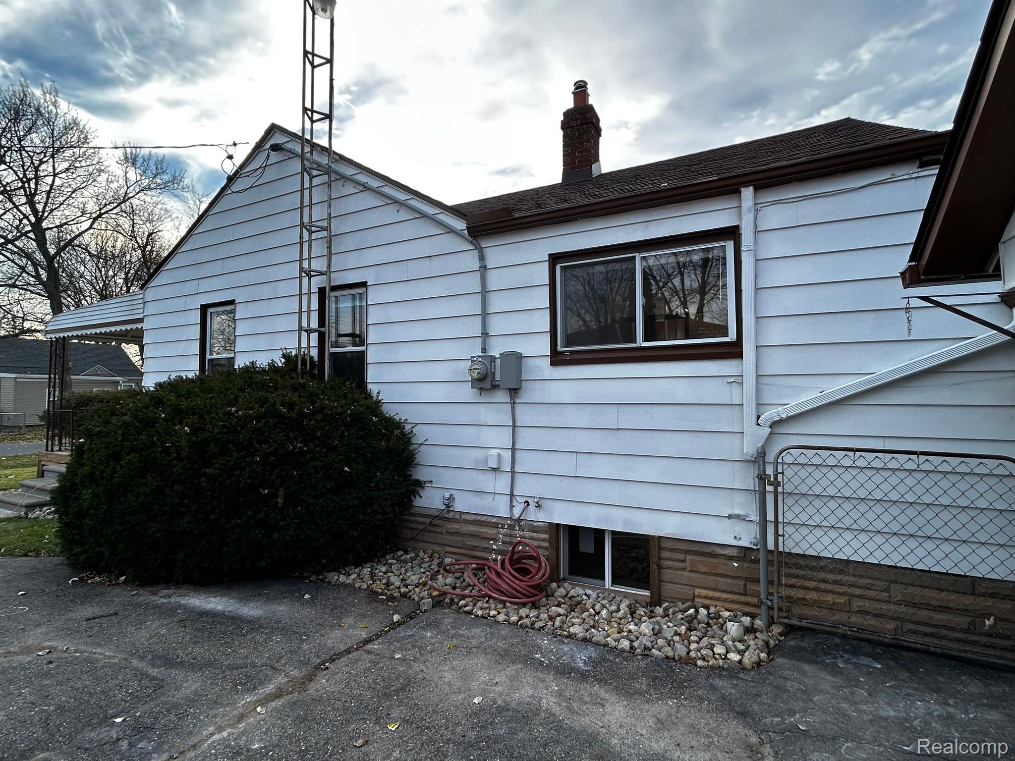 2151 WEBBER Avenue