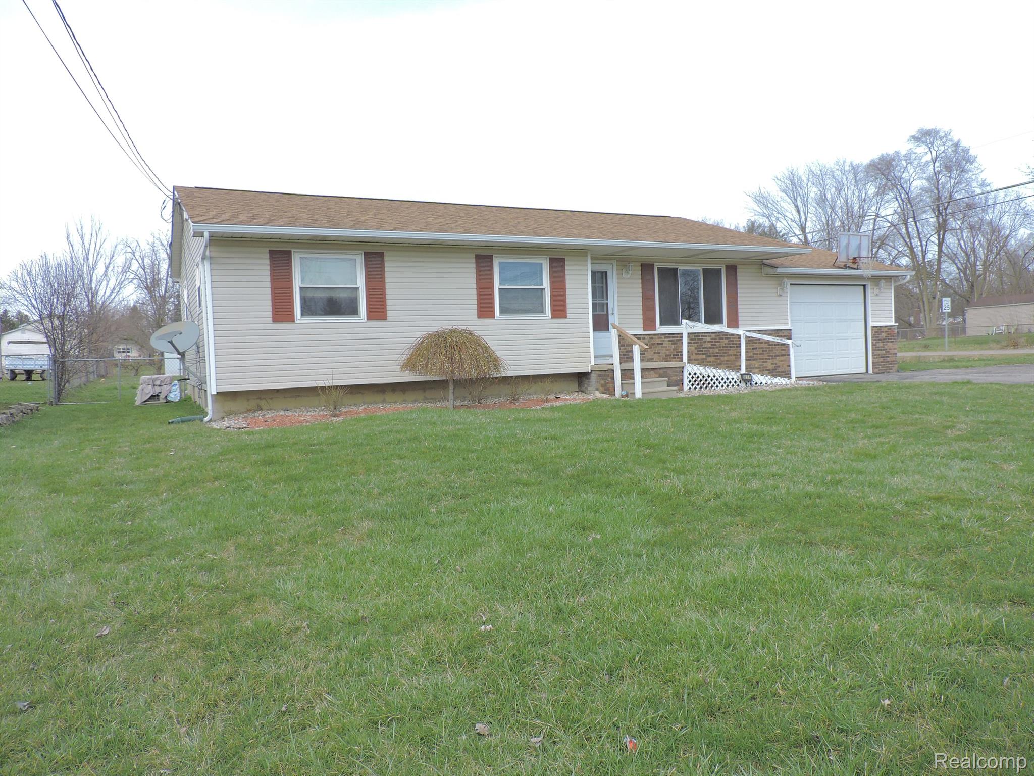 1224 W GRAND BLANC Road