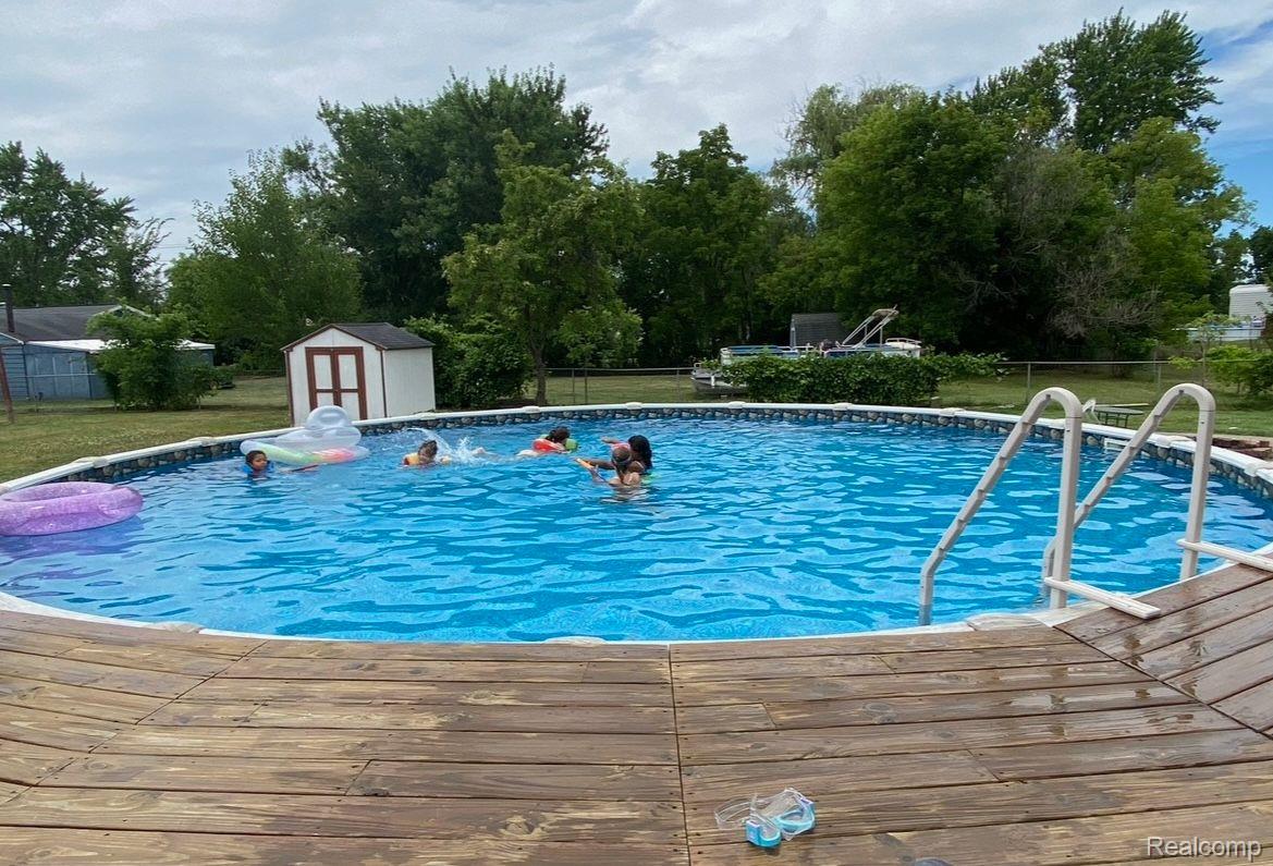 1224 W GRAND BLANC Road