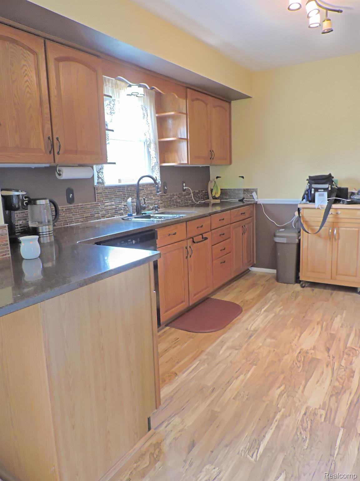1224 W GRAND BLANC Road