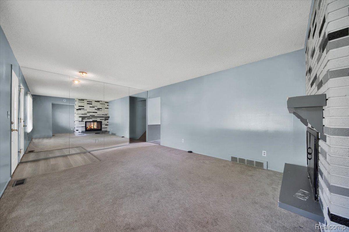 1026 TROTWOOD Lane