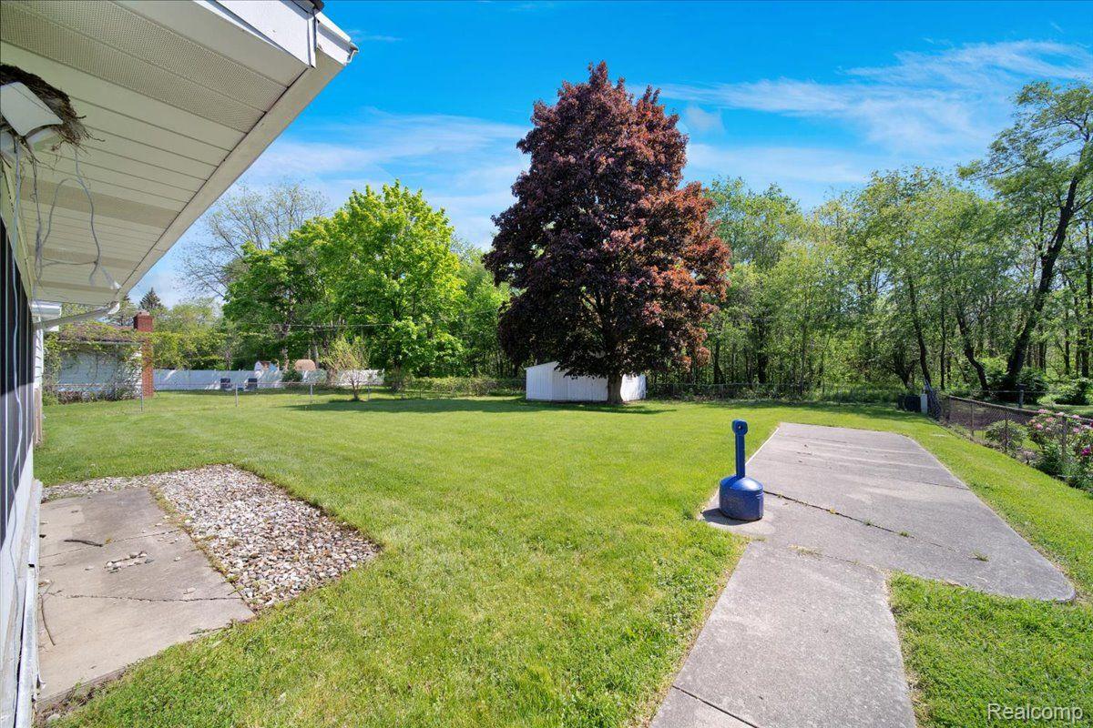 1026 TROTWOOD Lane