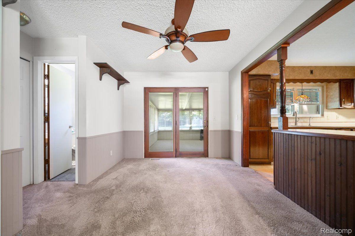 2058 KINGSWOOD Drive