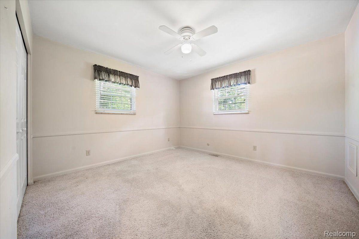 2058 KINGSWOOD Drive