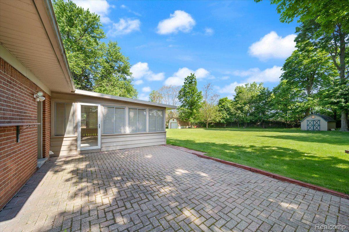2058 KINGSWOOD Drive