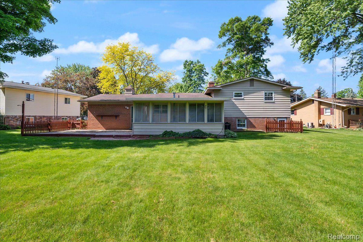 2058 KINGSWOOD Drive