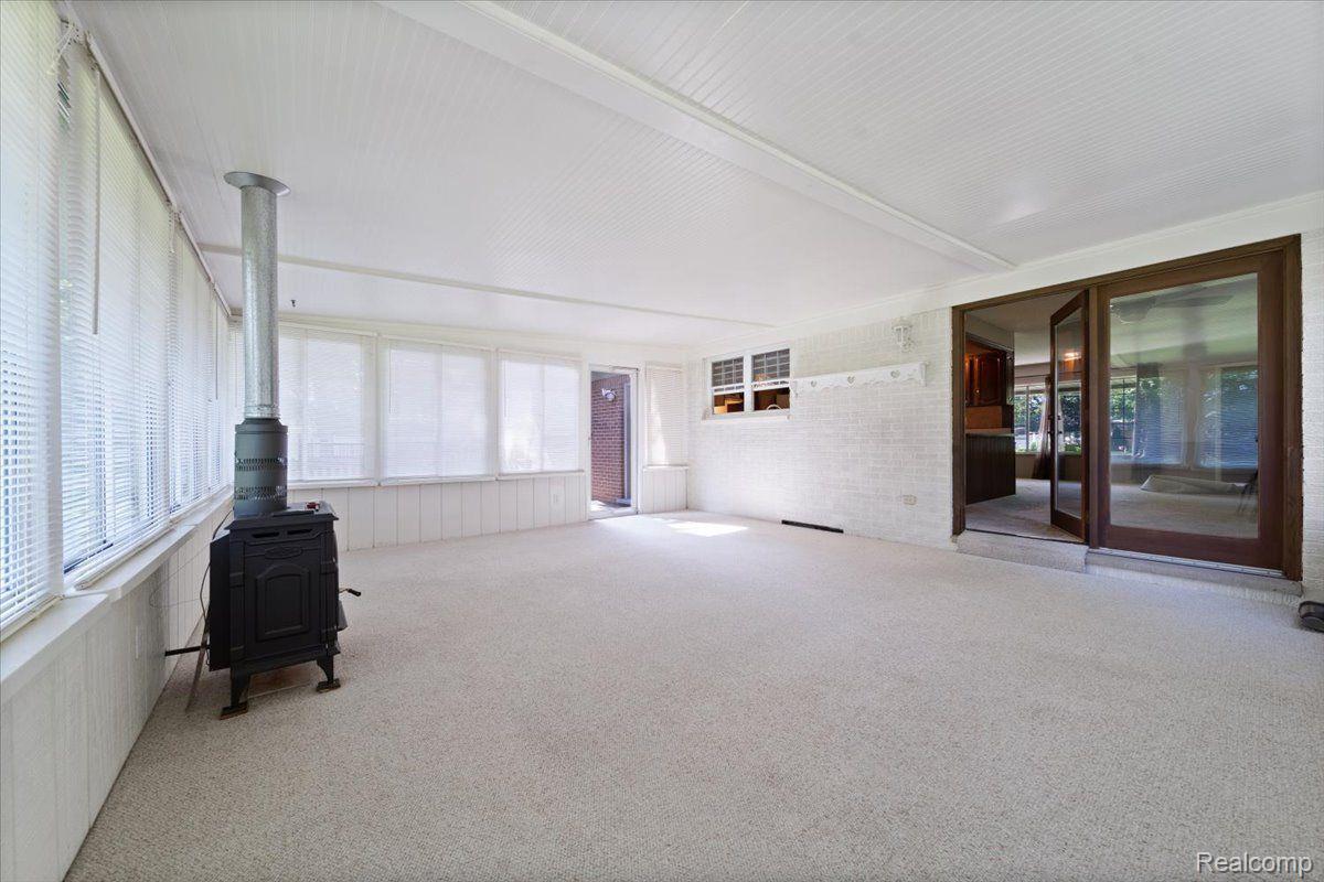 2058 KINGSWOOD Drive