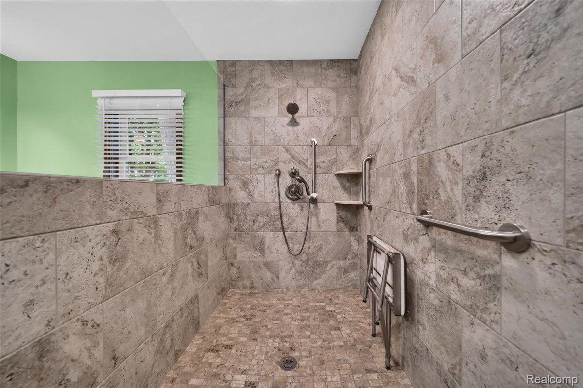 1304 KINGS CARRIAGE Road
