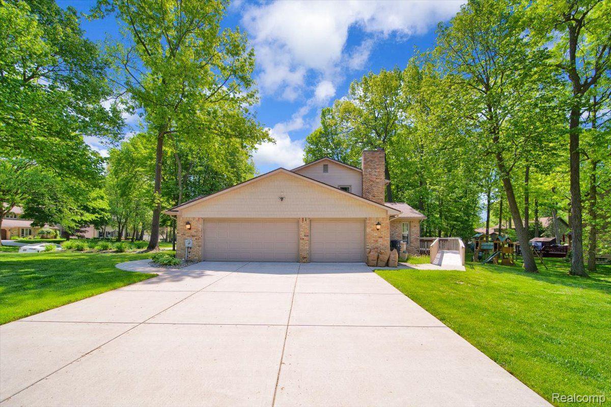 1304 KINGS CARRIAGE Road