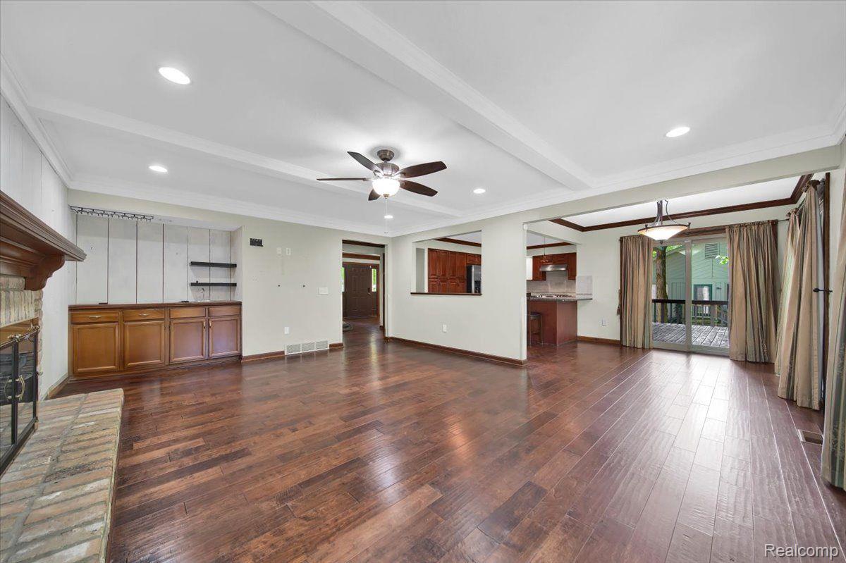 1304 KINGS CARRIAGE Road