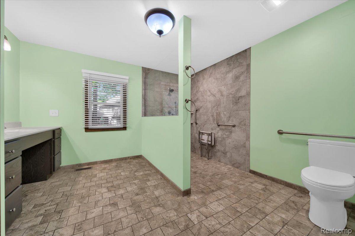 1304 KINGS CARRIAGE Road