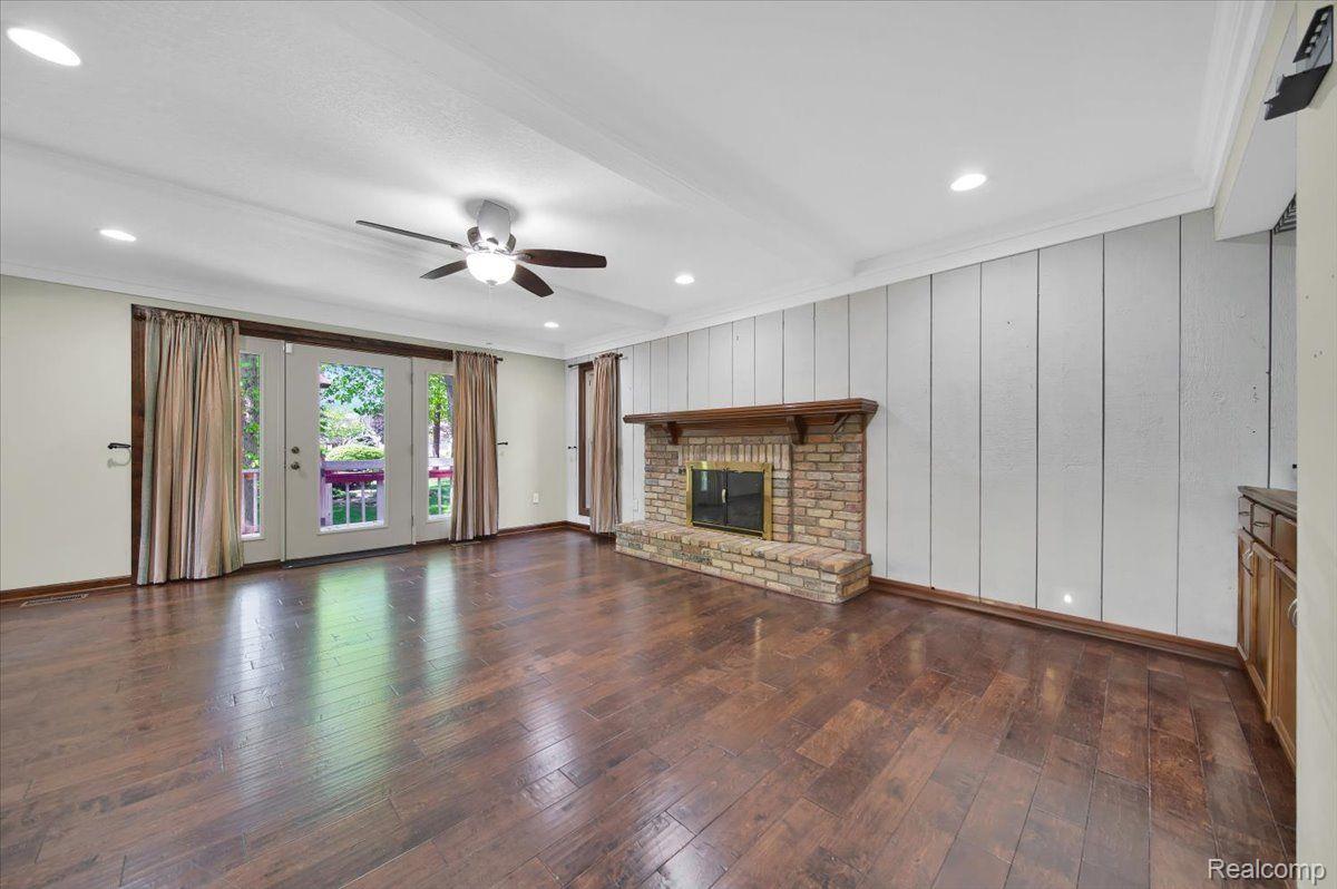 1304 KINGS CARRIAGE Road