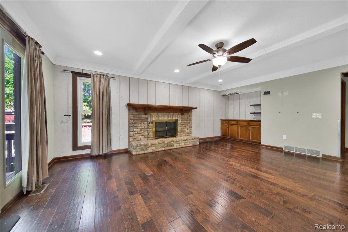 1304 KINGS CARRIAGE Road