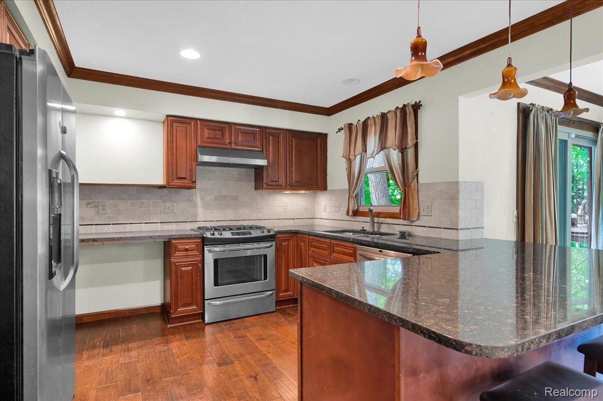 1304 KINGS CARRIAGE Road