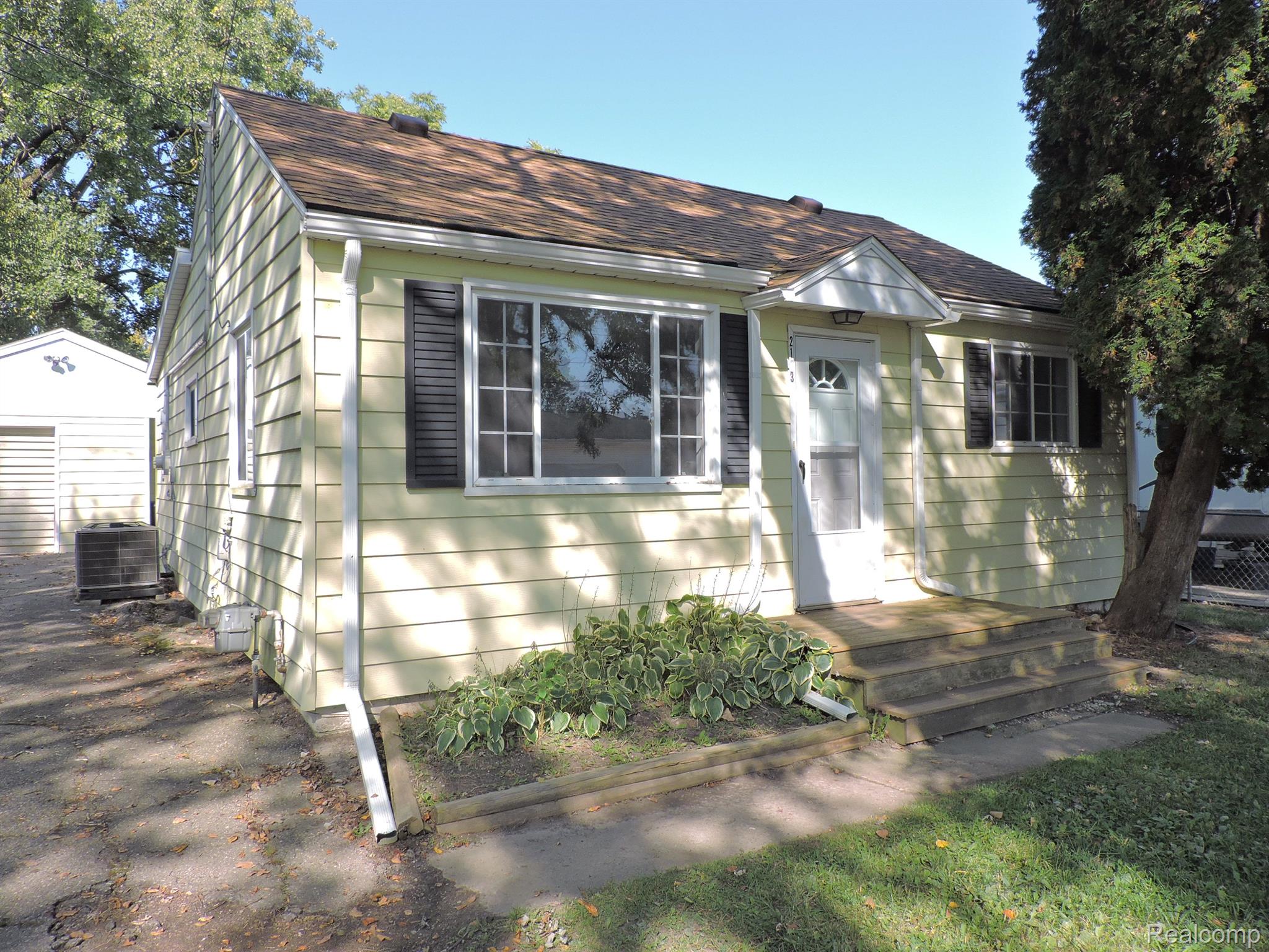 2153 BRADY Avenue