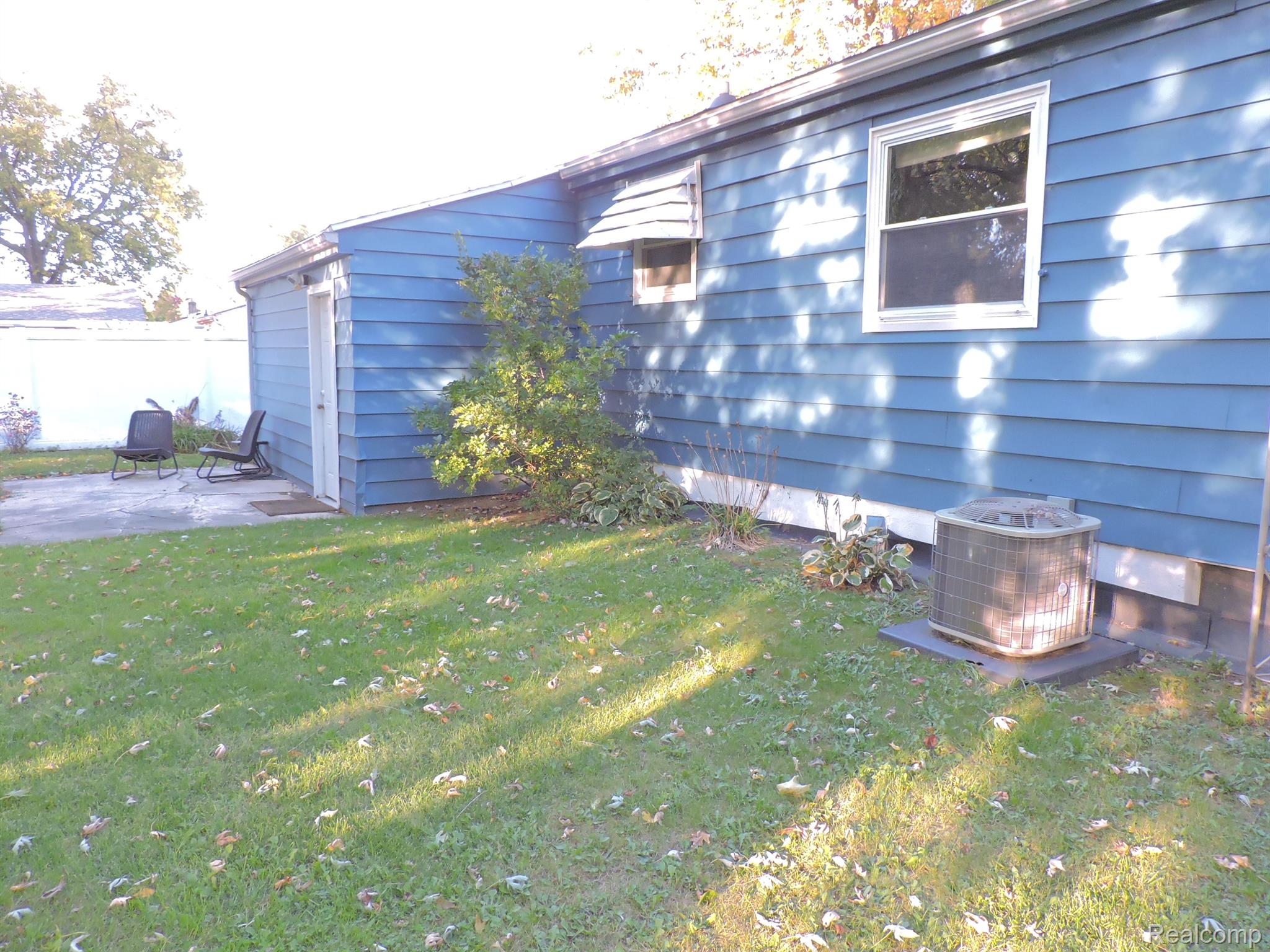 4222 CARMANWOOD Drive