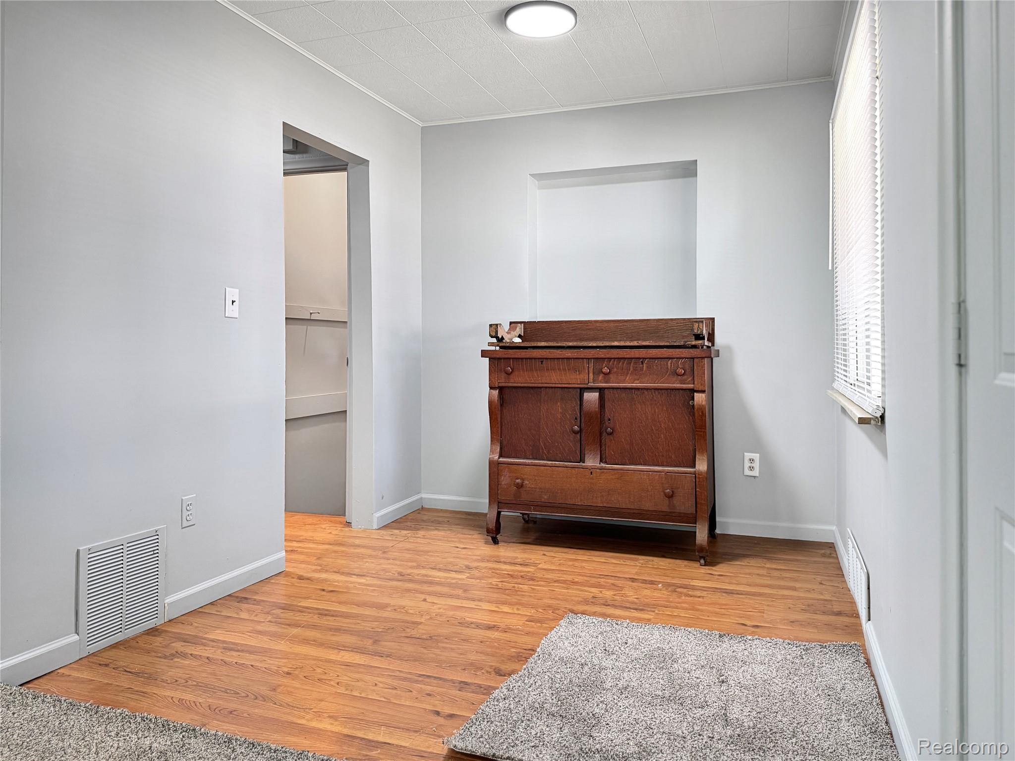 239 W Cornell Avenue