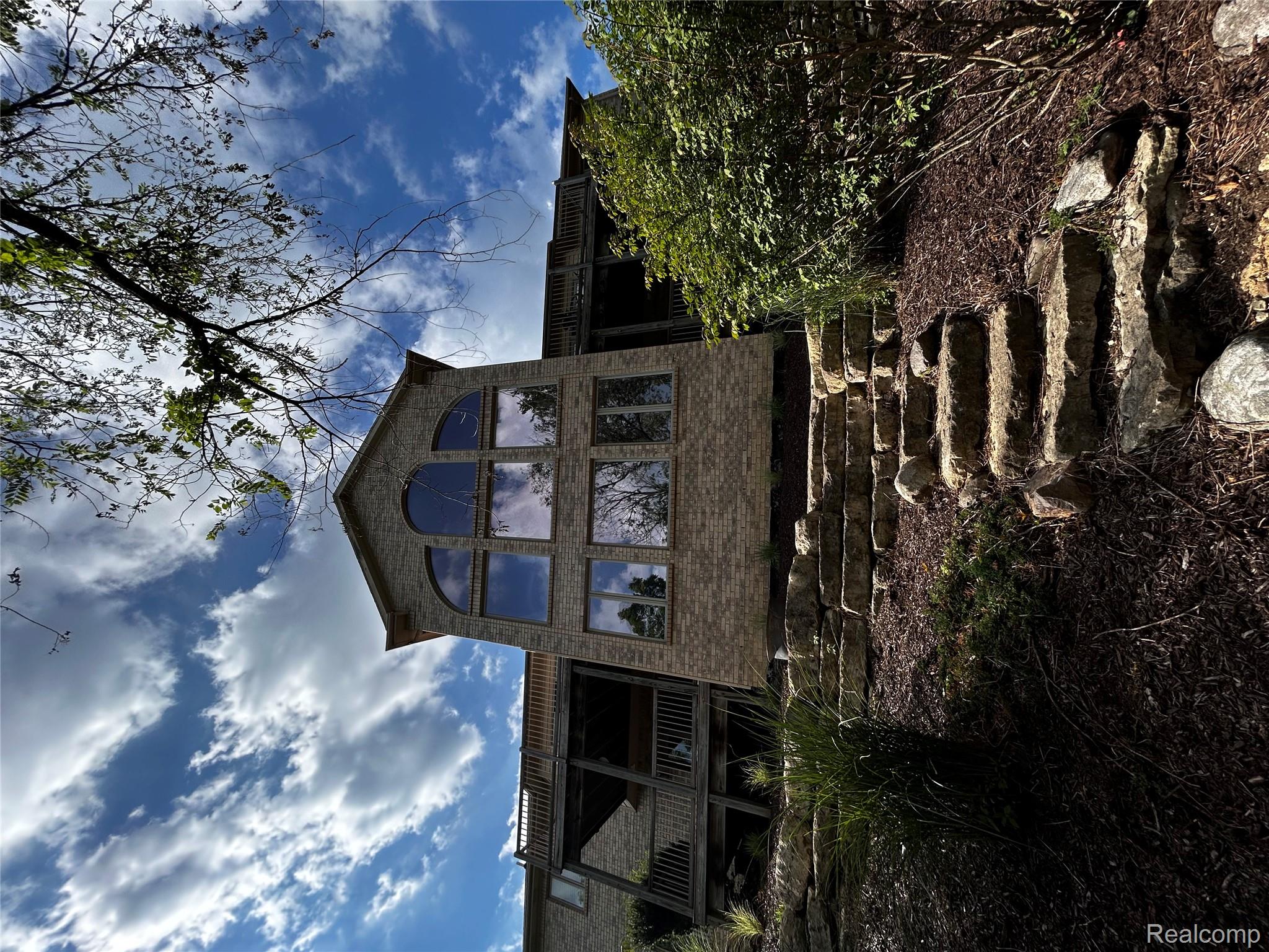 550 Kings Fairway Court