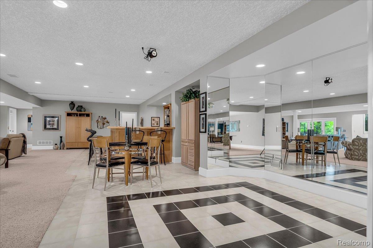 550 Kings Fairway Court