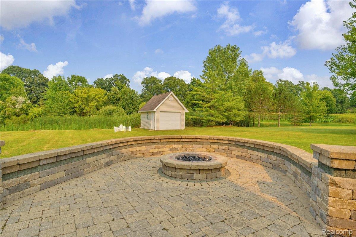 8327 Parkside Drive