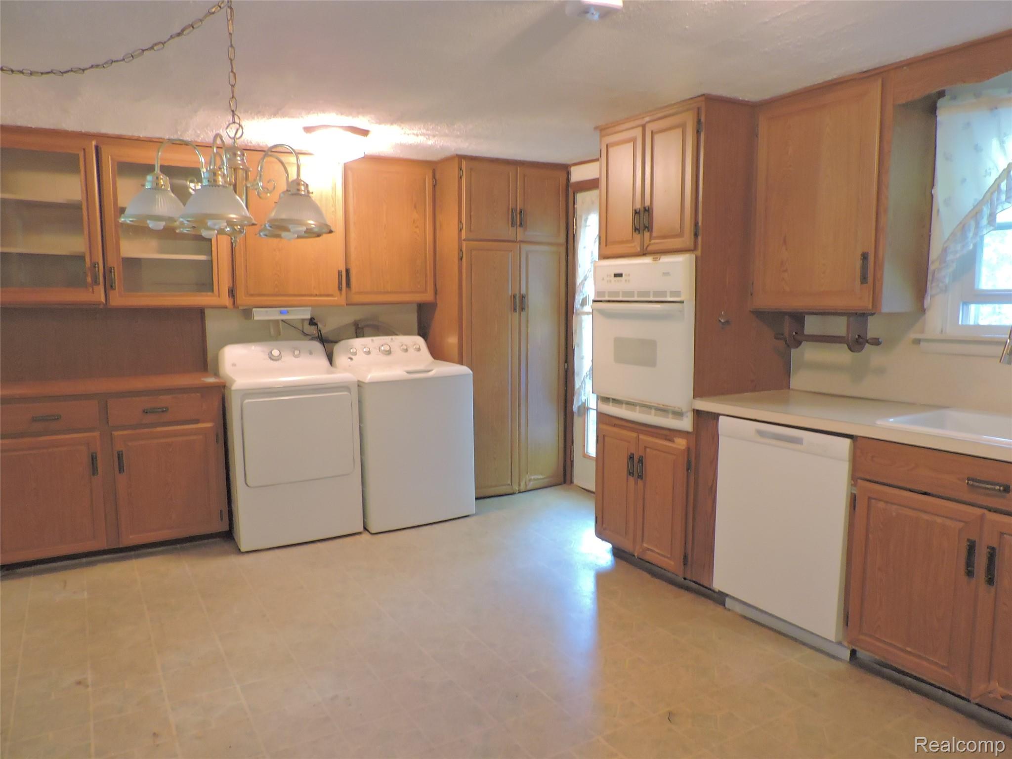 2031 Woodland Pass