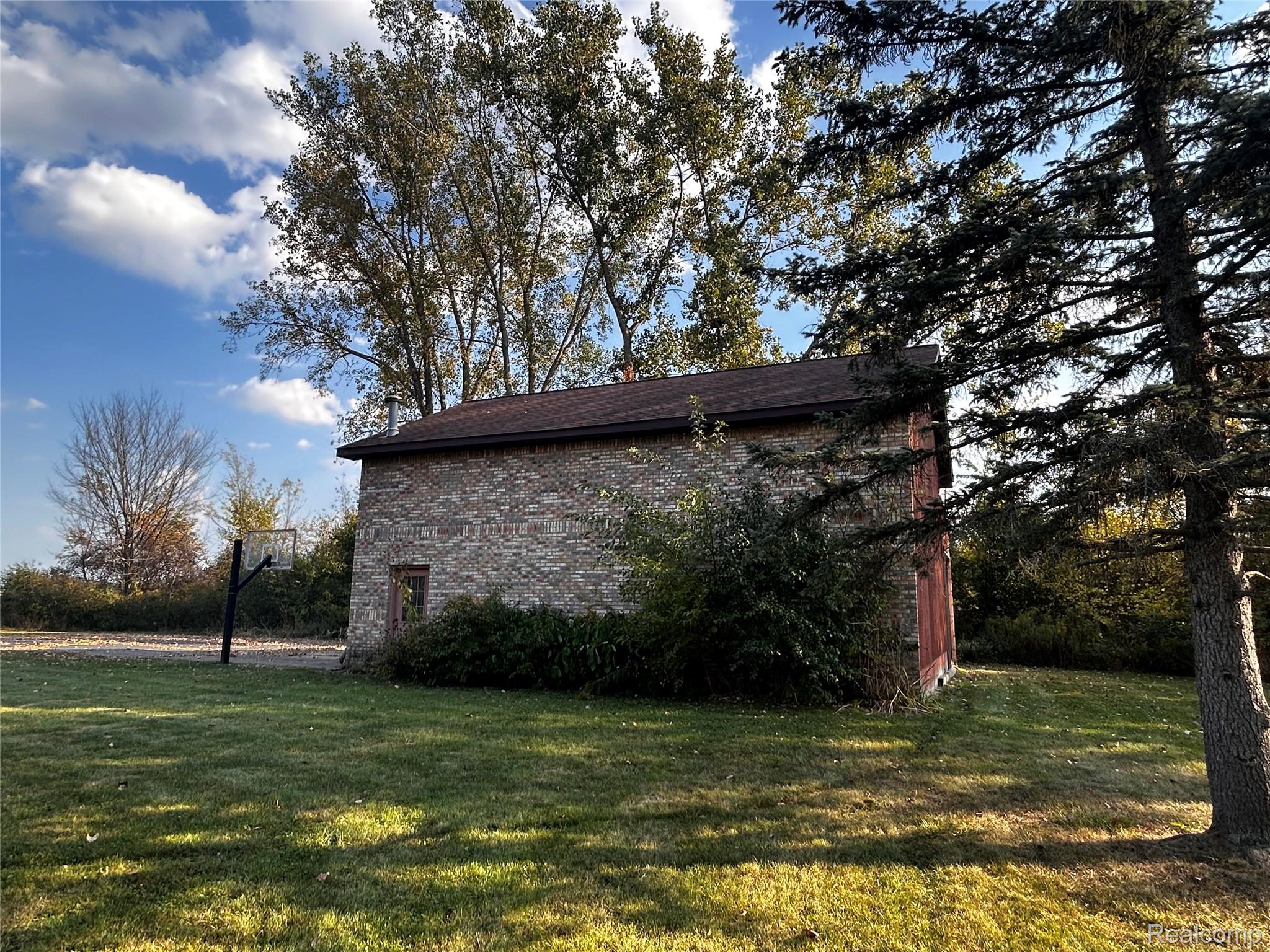 7407 Beecher Road