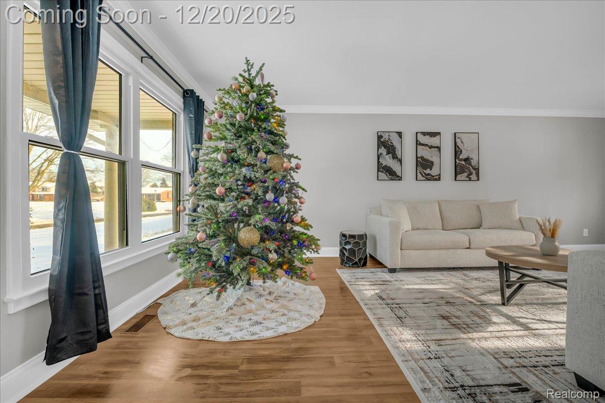 518 Charing Cross Drive