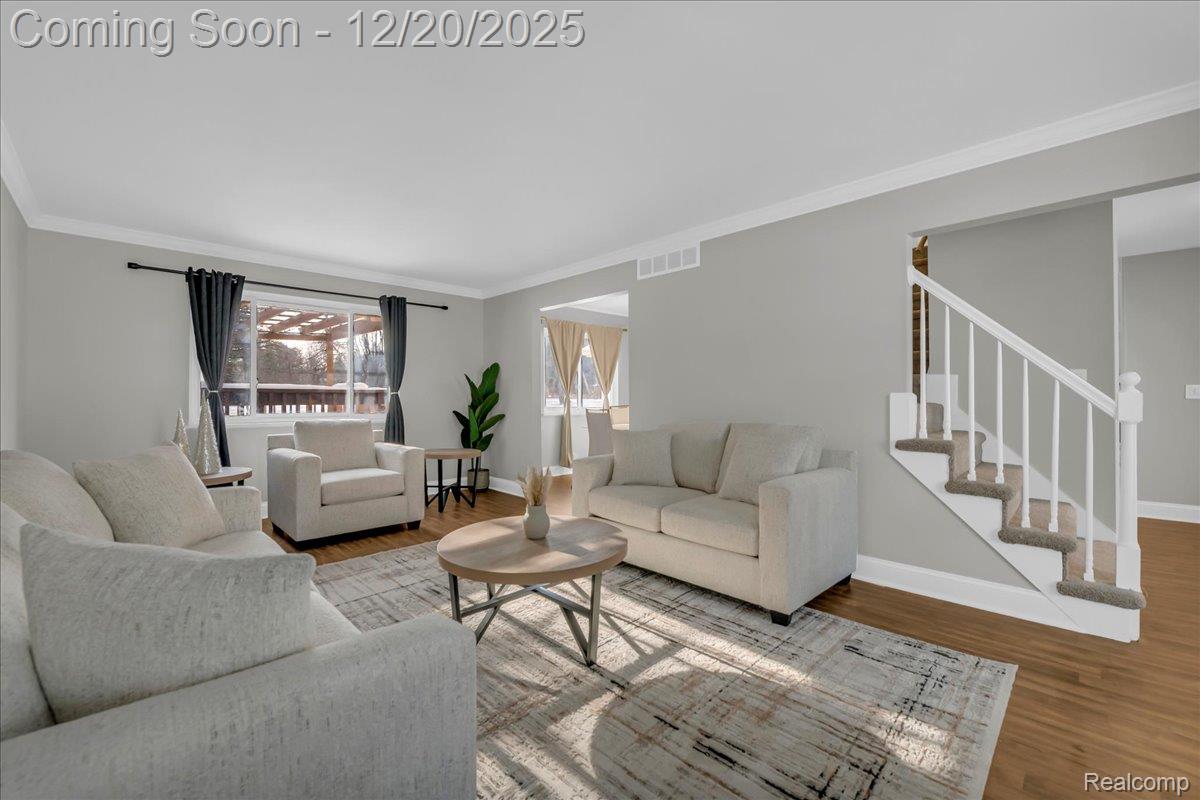 518 Charing Cross Drive