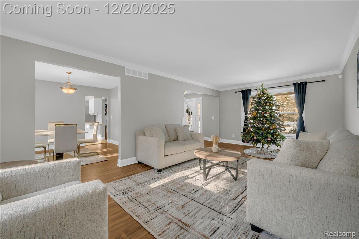 518 Charing Cross Drive