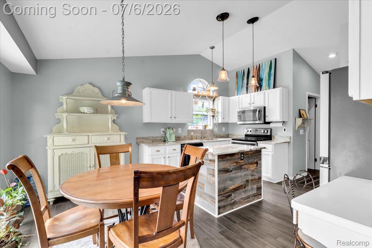 4436 Maplewood Meadows Avenue