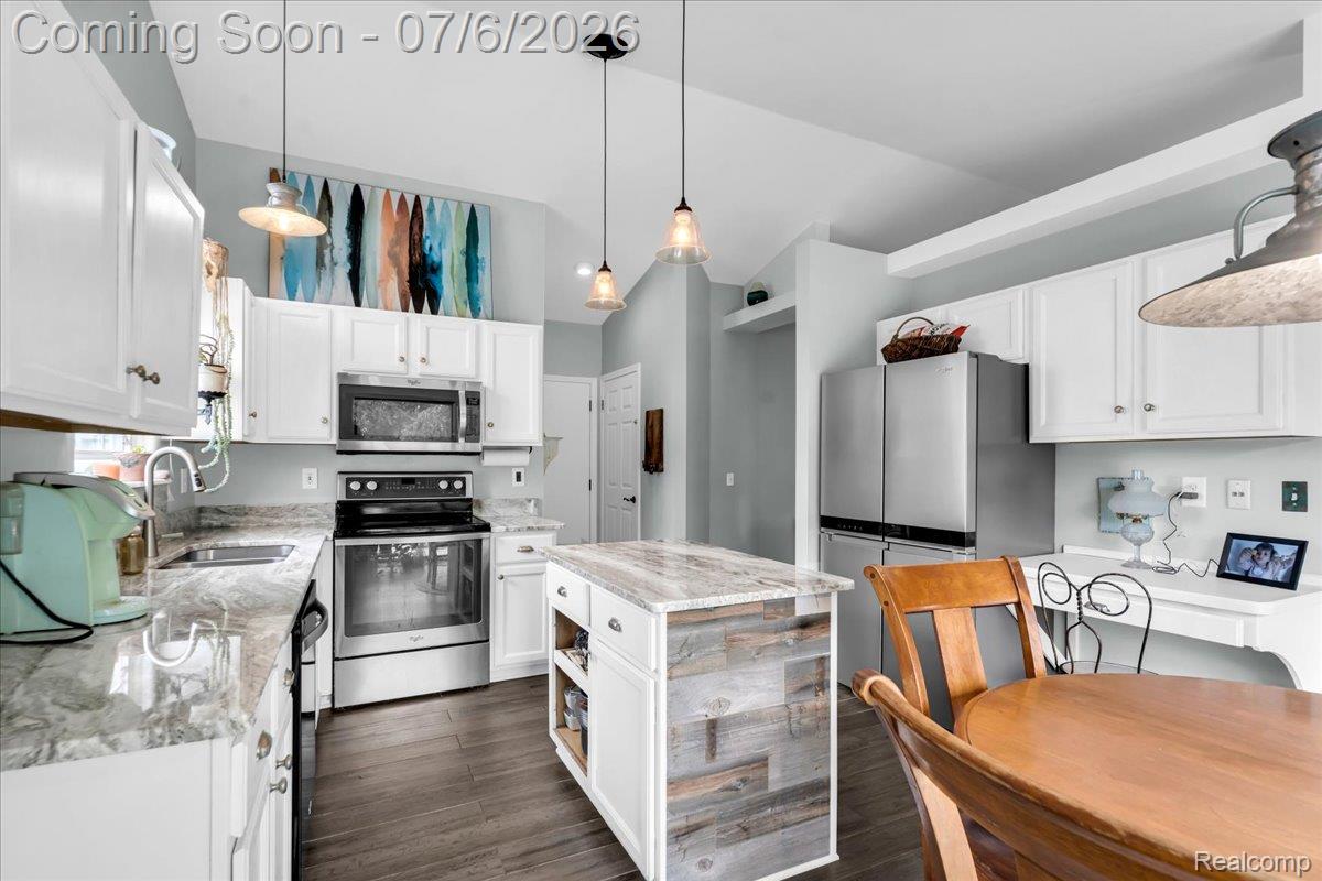 4436 Maplewood Meadows Avenue