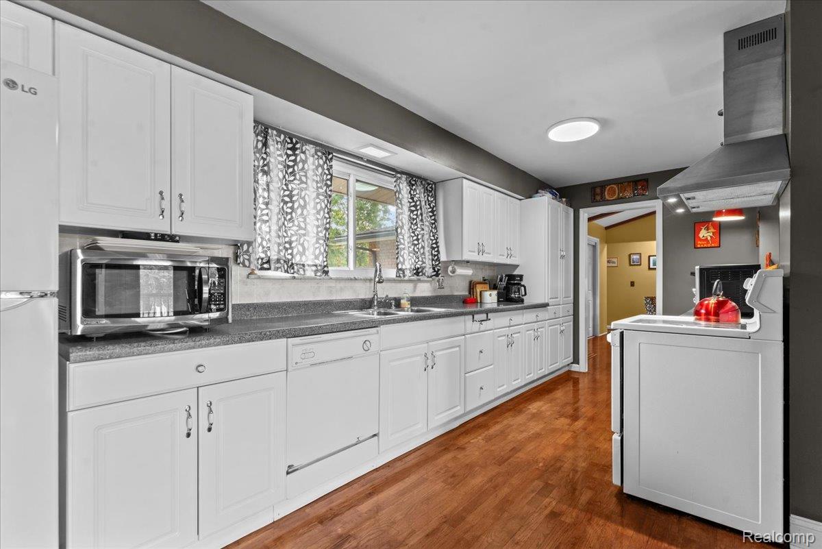 7366 Green Valley Drive