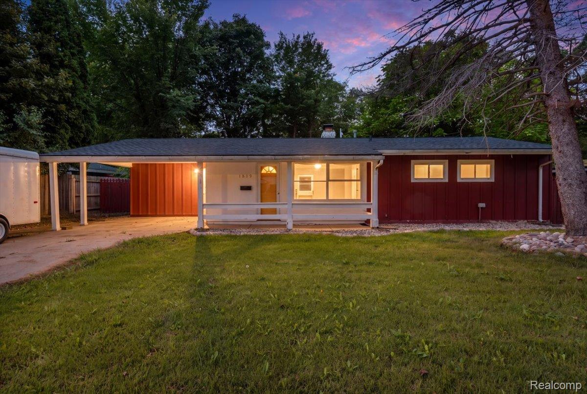 1819 Carmanbrook Parkway Flint City Genesee MICHIGAN