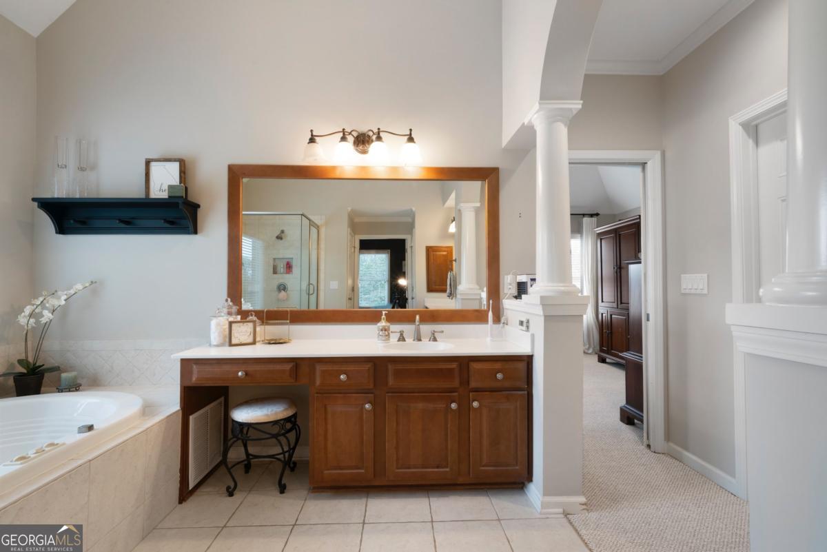 5118 Crescent Cove Lane