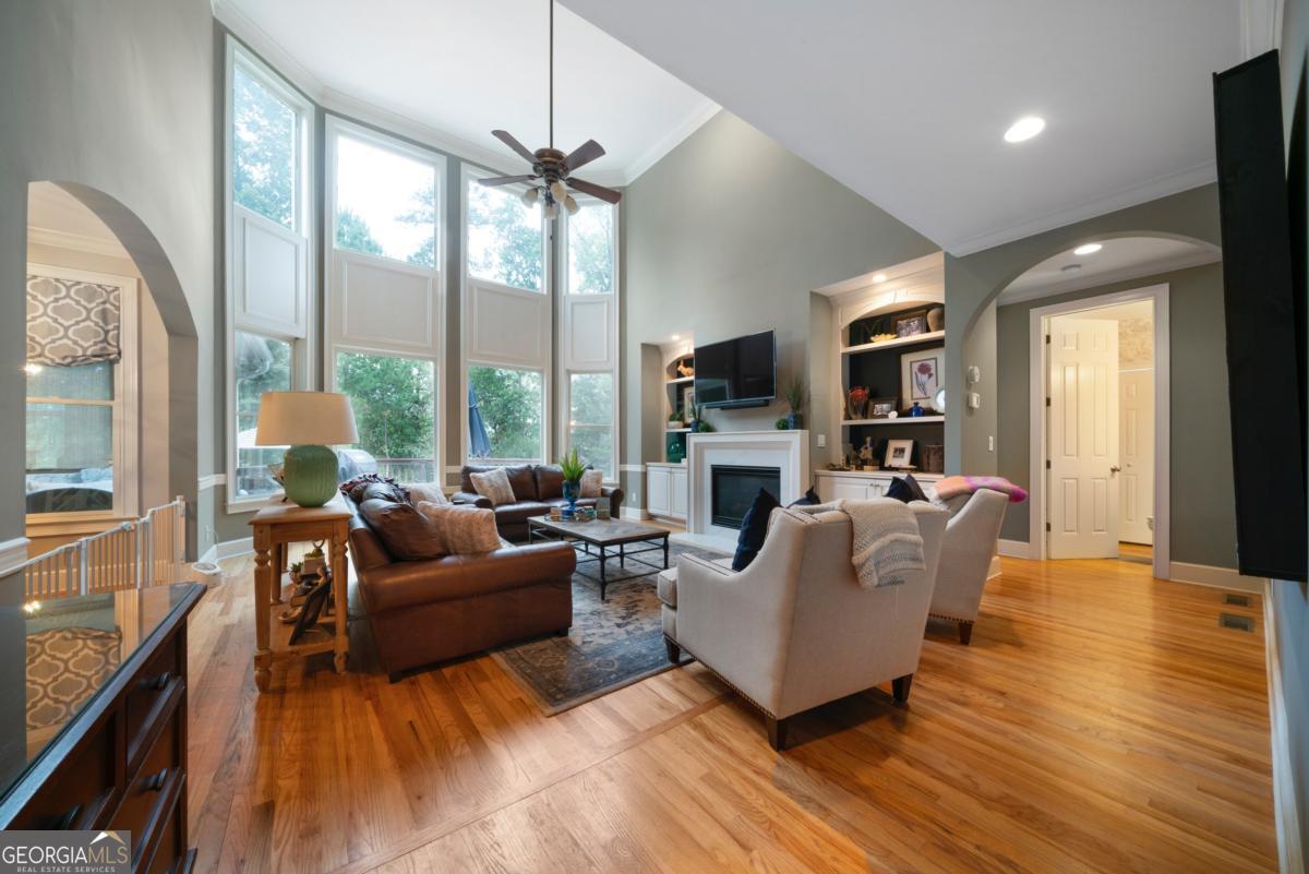 5118 Crescent Cove Lane