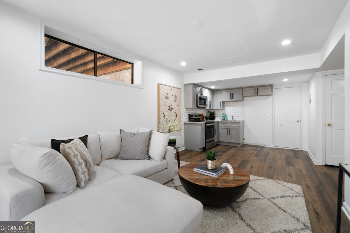 4191 Blackland Drive