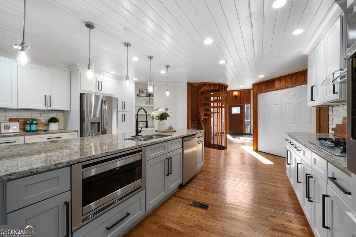 4191 Blackland Drive