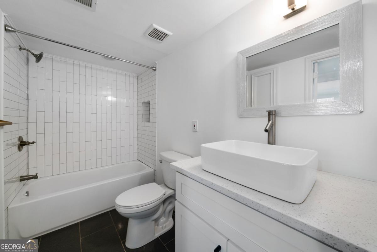 4191 Blackland Drive