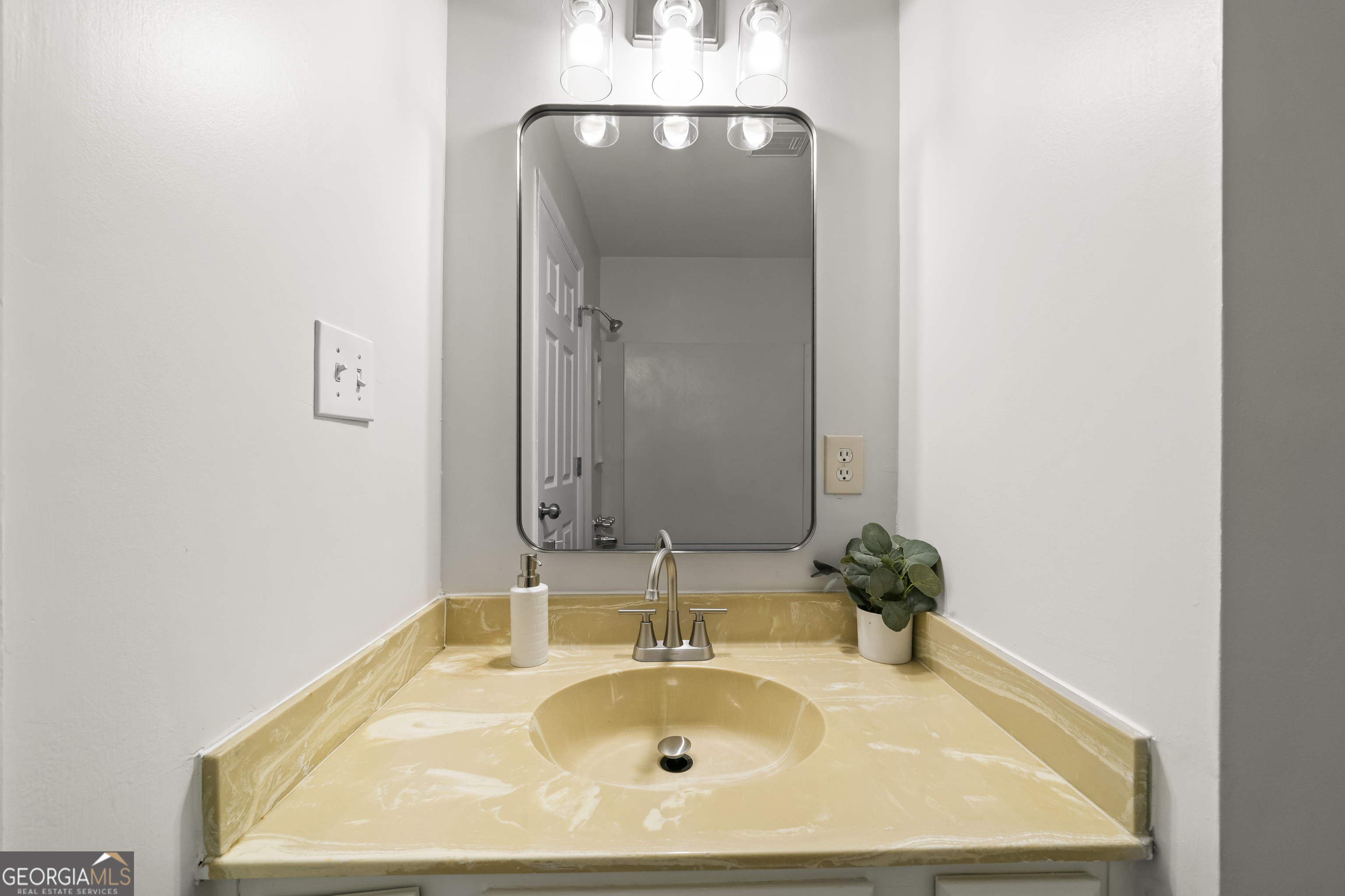 1998 Cheatham Woods Drive SW