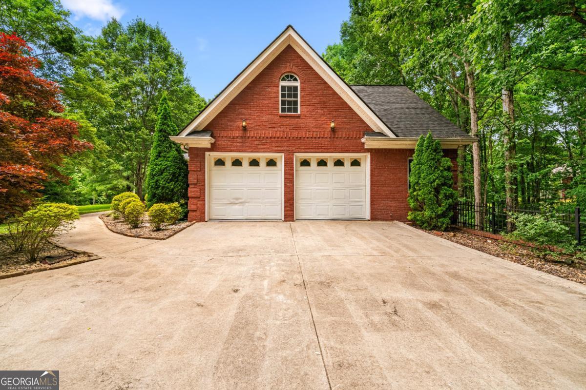 23 Lookout Court
