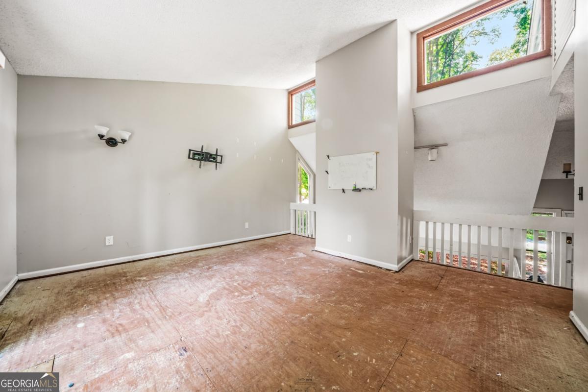 1951 Kinridge Road