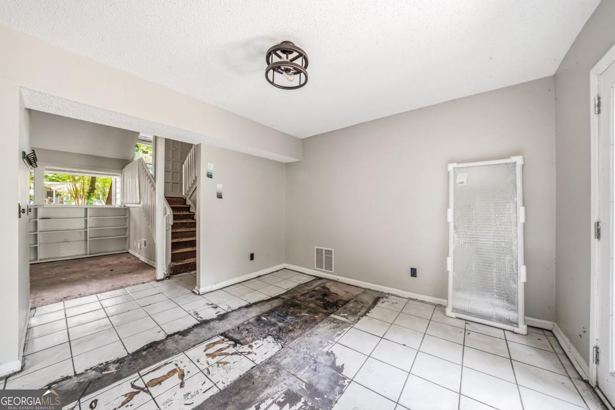 1951 Kinridge Road