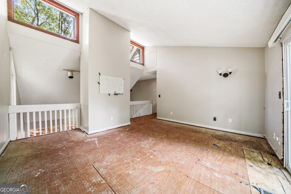 1951 Kinridge Road
