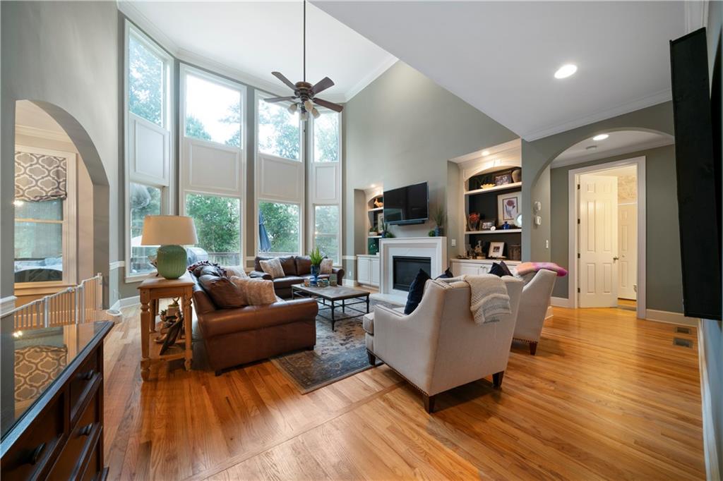 5118 Crescent Cove Lane