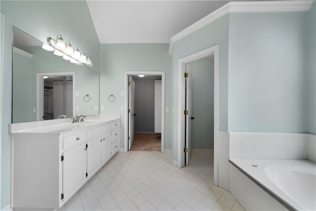 2883 Observation Point NW