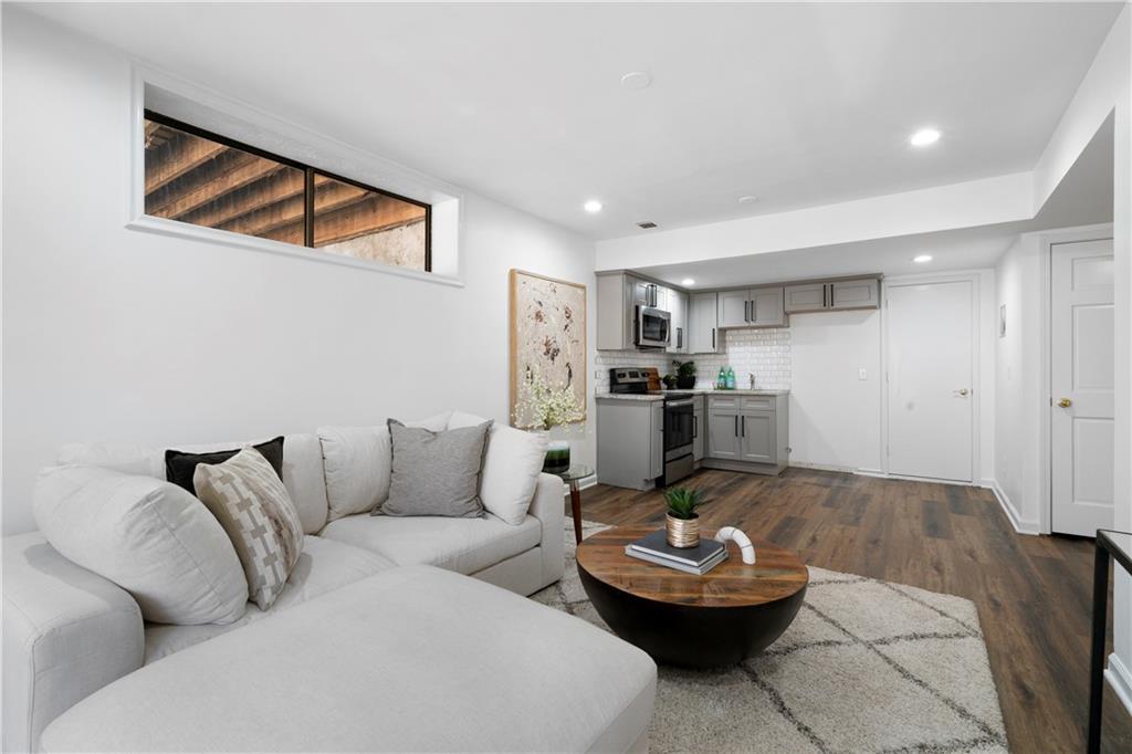 4191 Blackland Drive